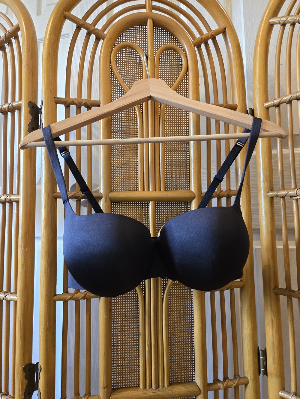 SKIMS Black Balconette Bra 34d